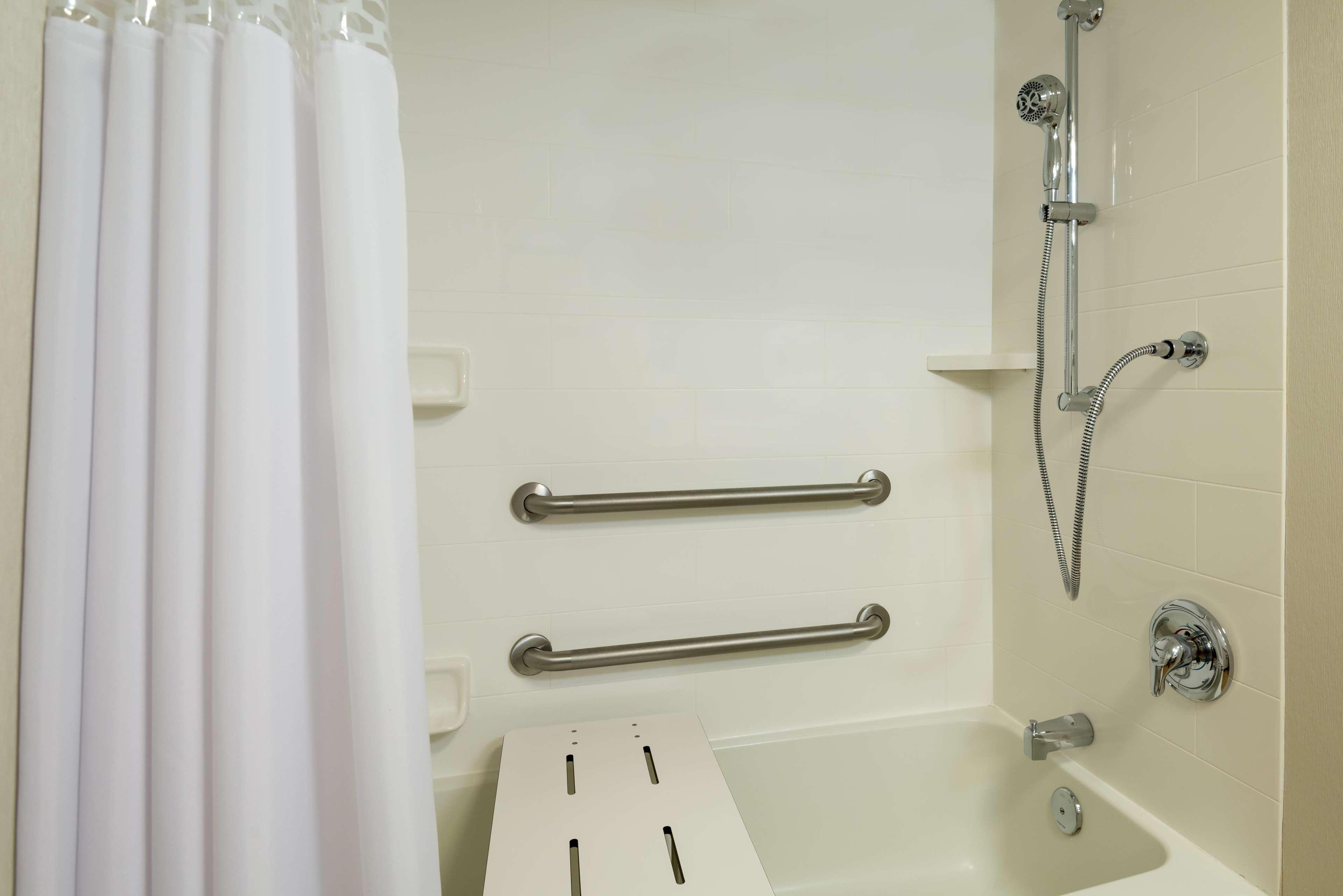 Hotel Hampton Buffalo-airport Galleria Mall 3*