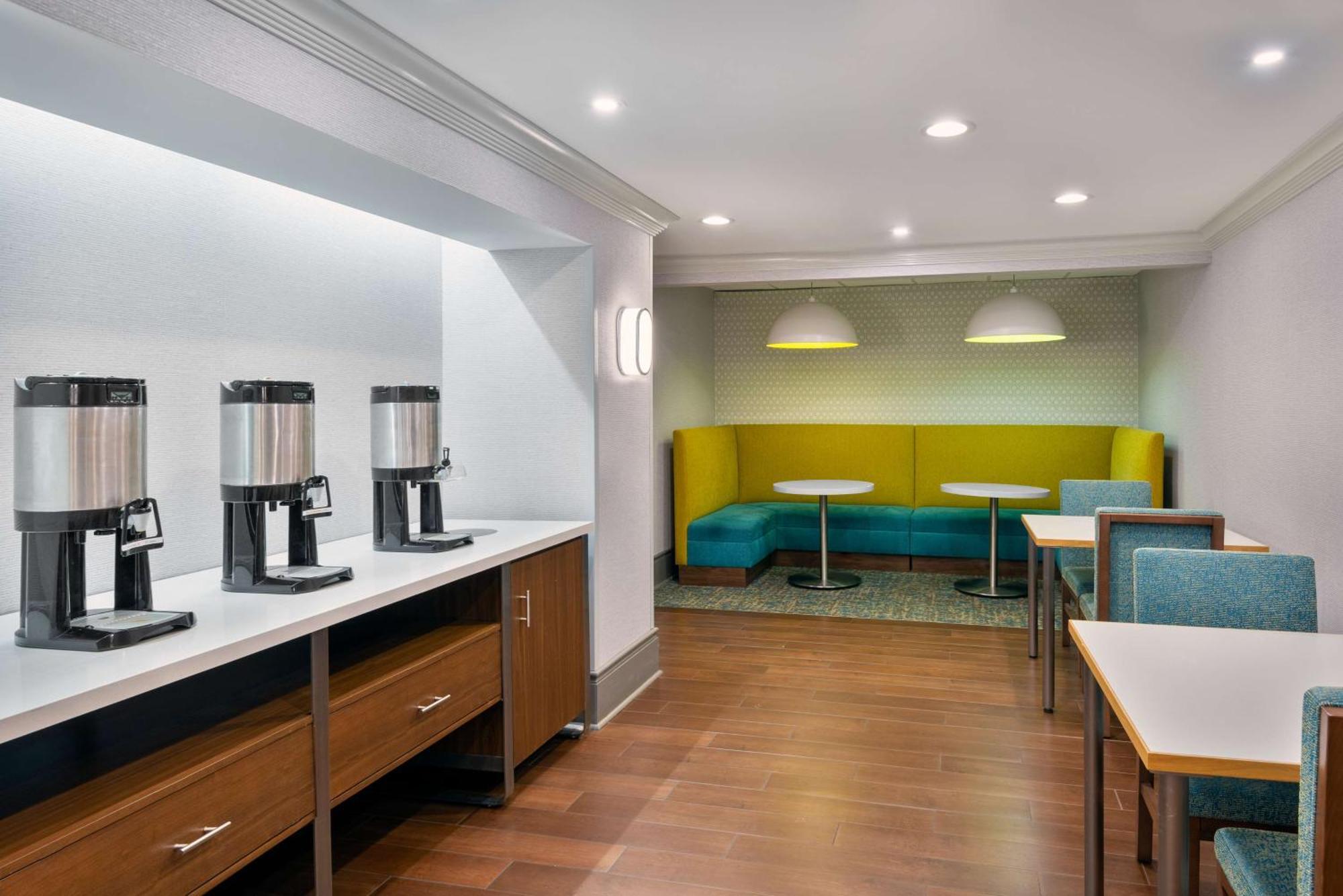 Hotel Hampton Buffalo-airport Galleria Mall 3*